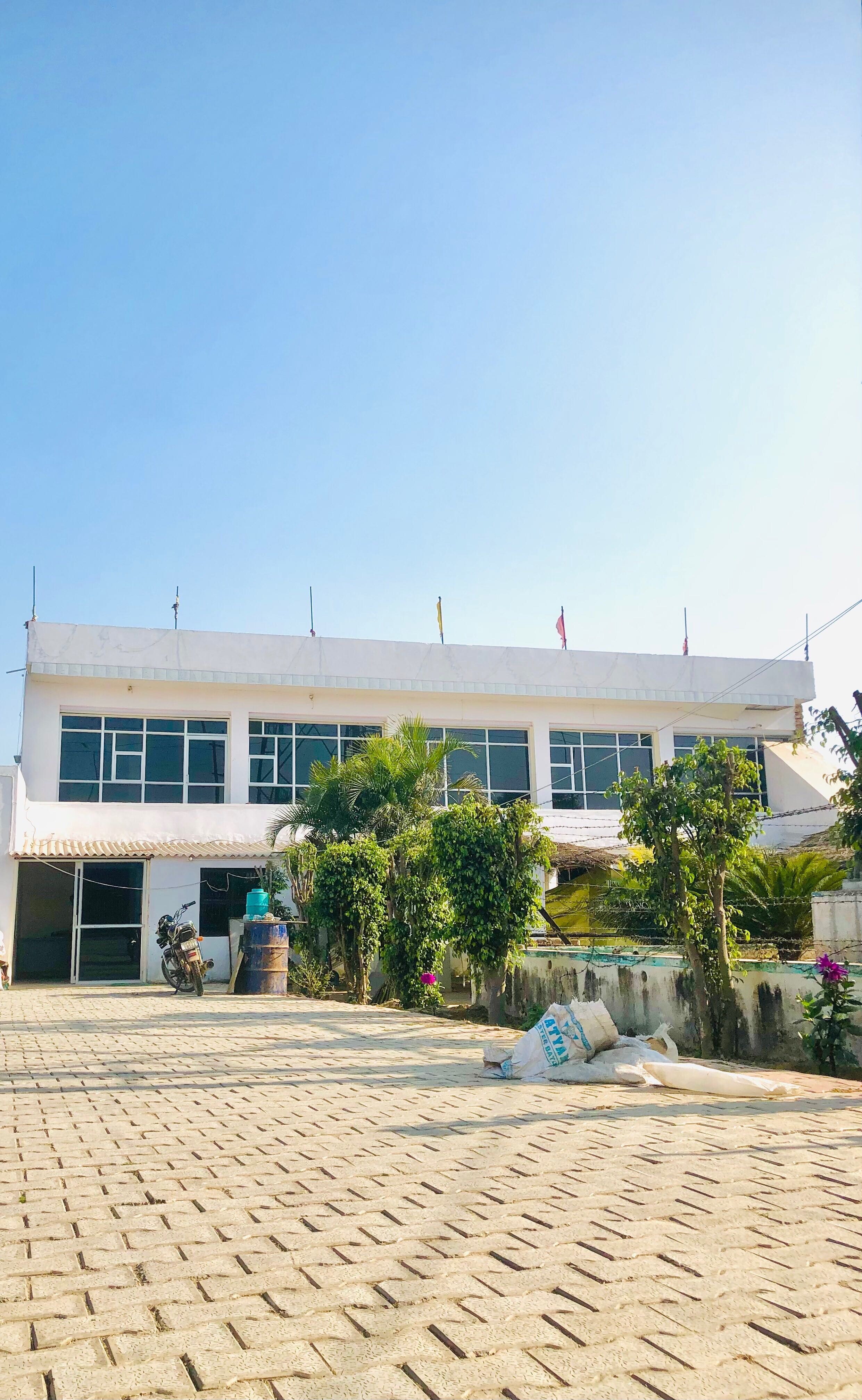 OYO 88999 Shri Krishna Hotel, Noida 4