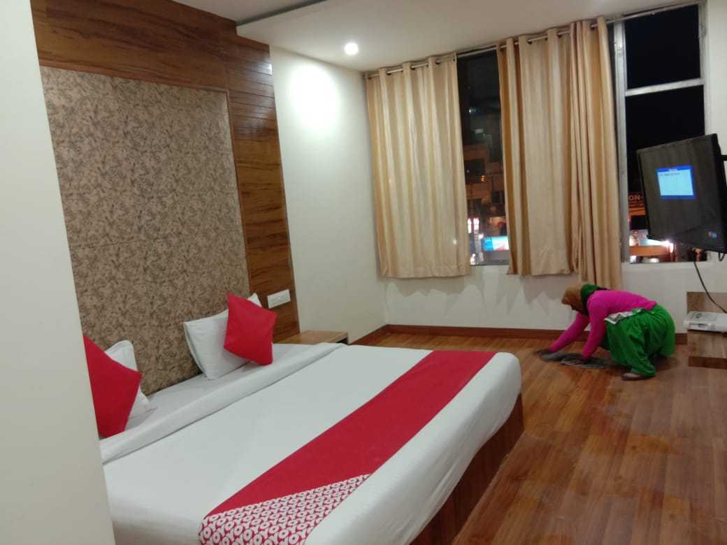 OYO 88996 Hotel Black Diamond 2, Zirakpur 4