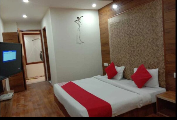 OYO 88996 Hotel Black Diamond 2, Zirakpur 5
