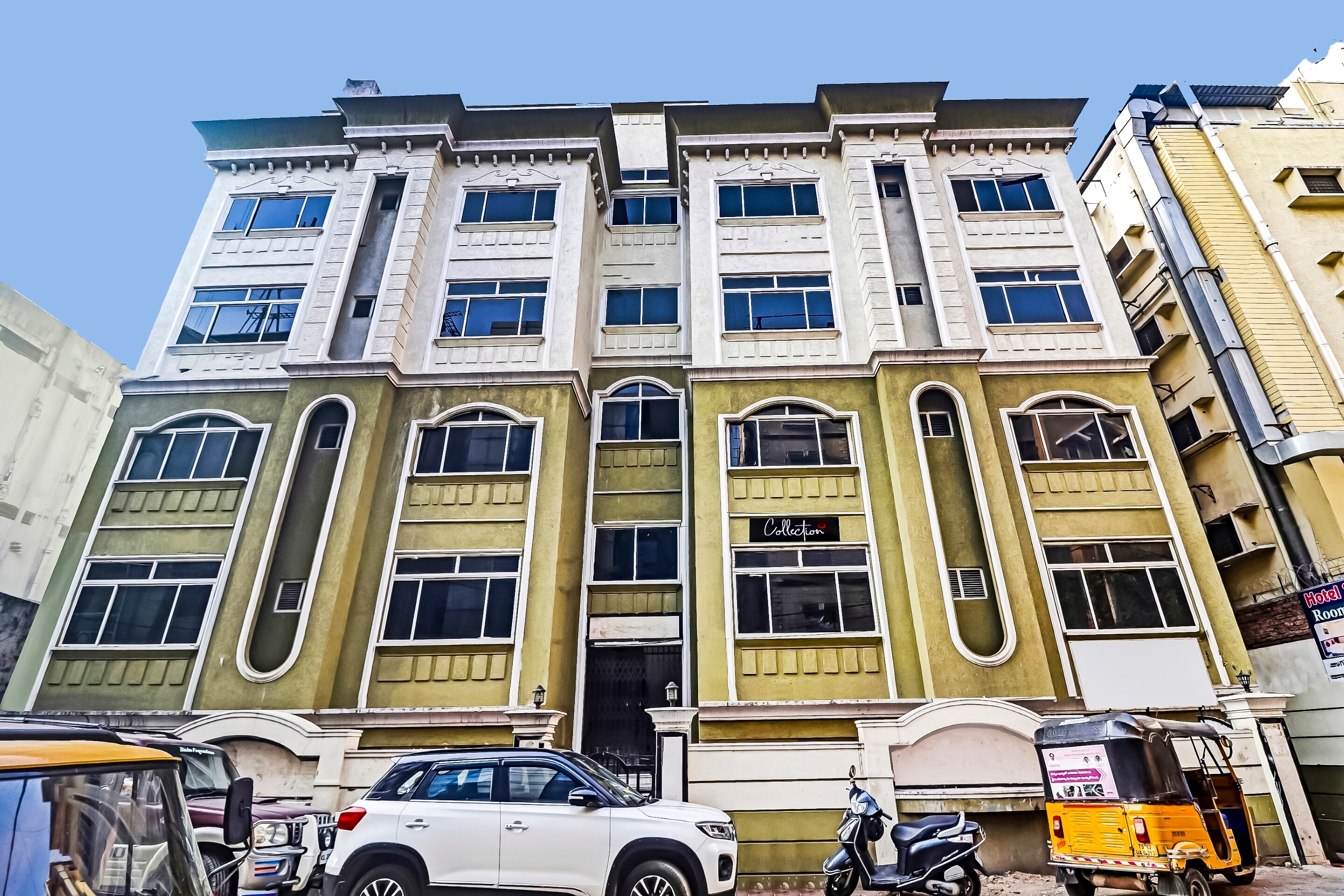 Capital O Hotel Samrat Palace Near Nampally Station, Hyderabad 3