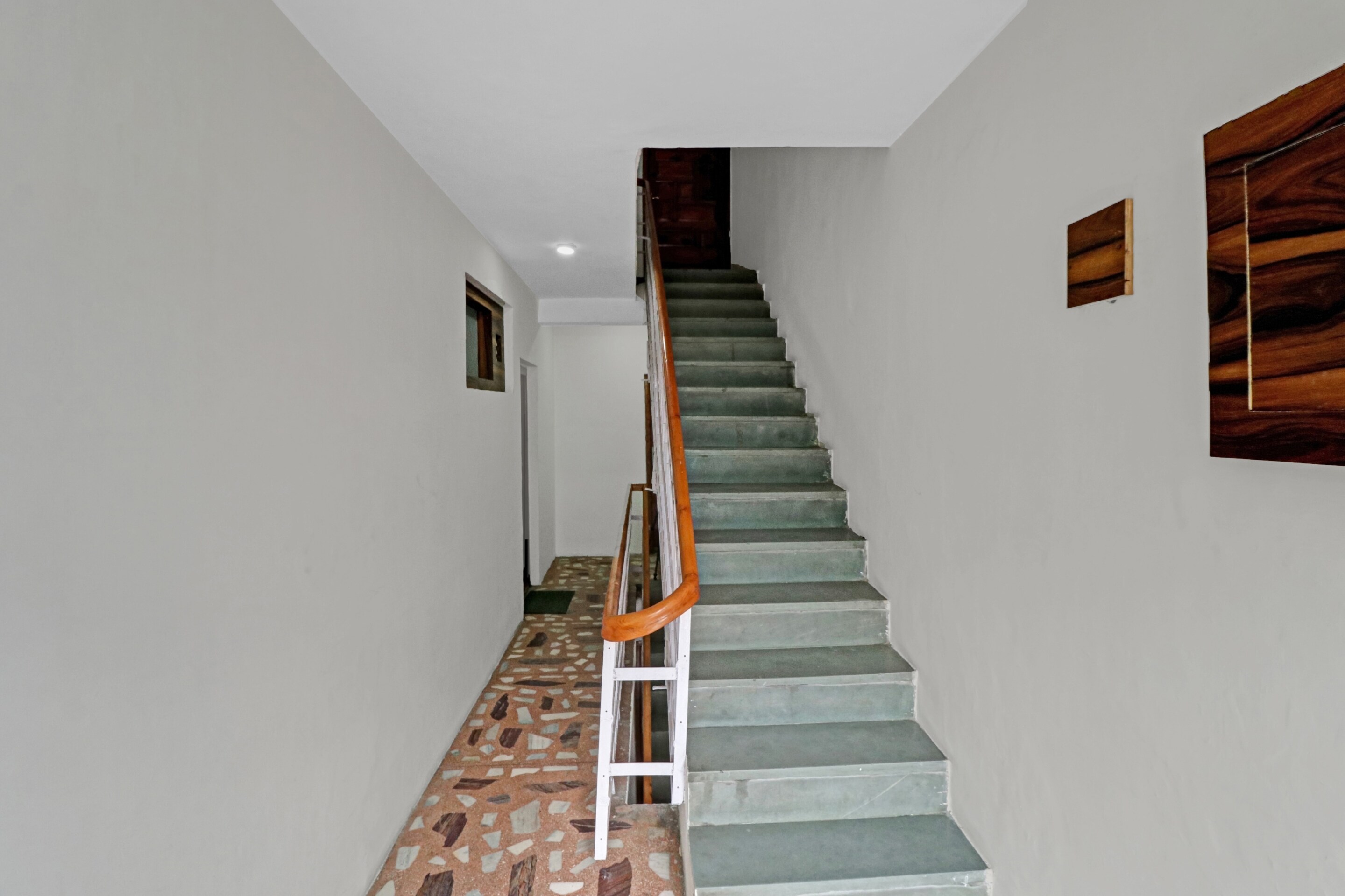 OYO 89102 Hotel premier, Manali 4