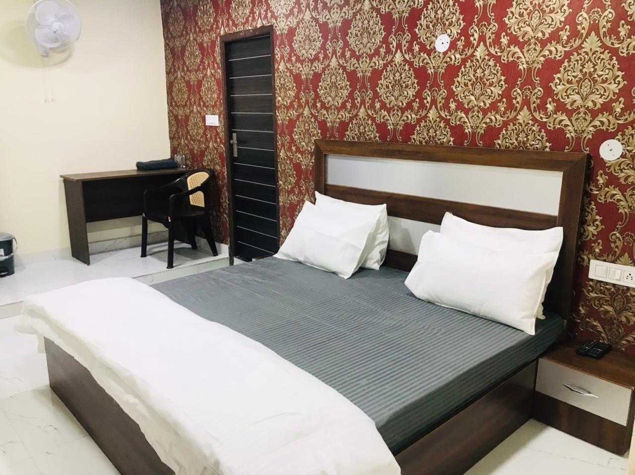 OYO 90525 Hotel Blackberry, Faridabad 3