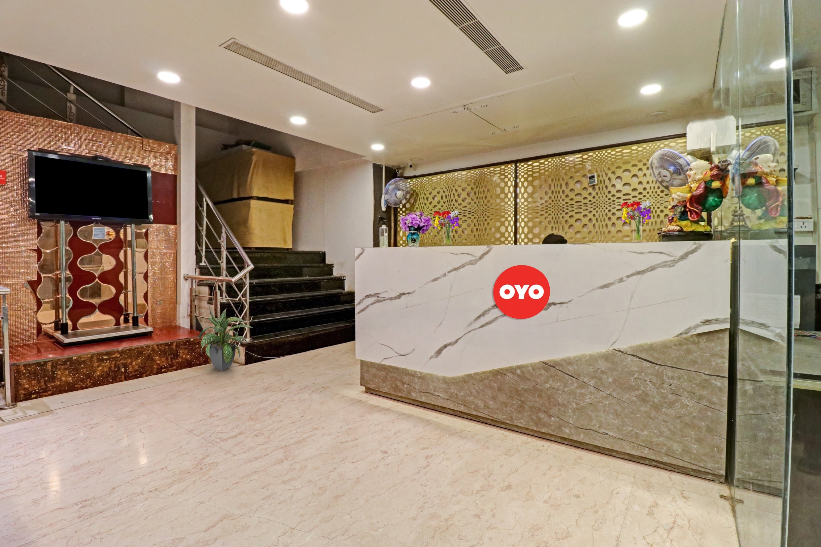 OYO 90662 Heaven Seven, New Delhi 2