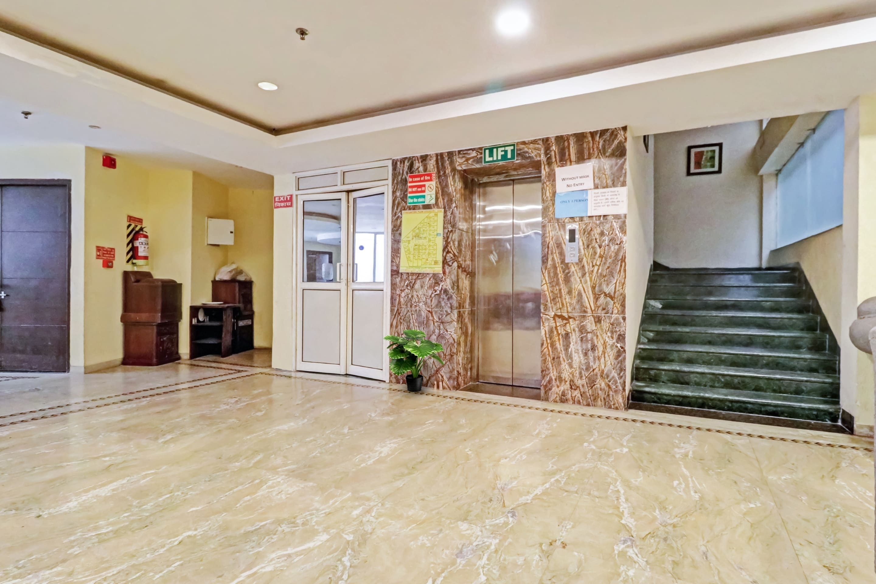 OYO 90654 Hotel Grand Luxury, New Delhi 5