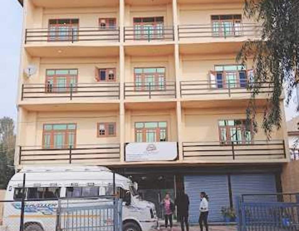 OYO 90740 Hotel Graceland, Srinagar 3