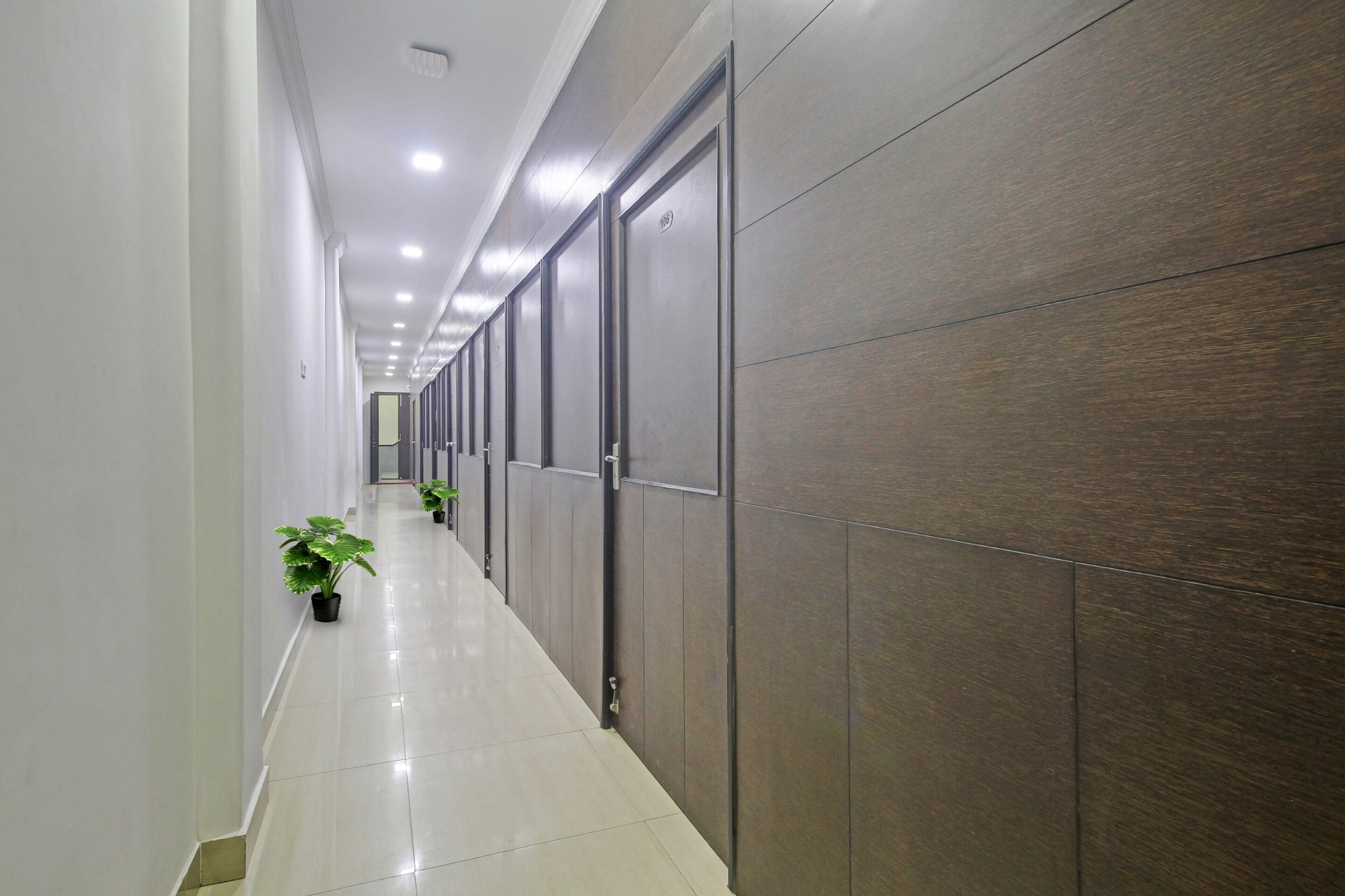 Townhouse 1050 Centre Point Inn, Kolkata 4