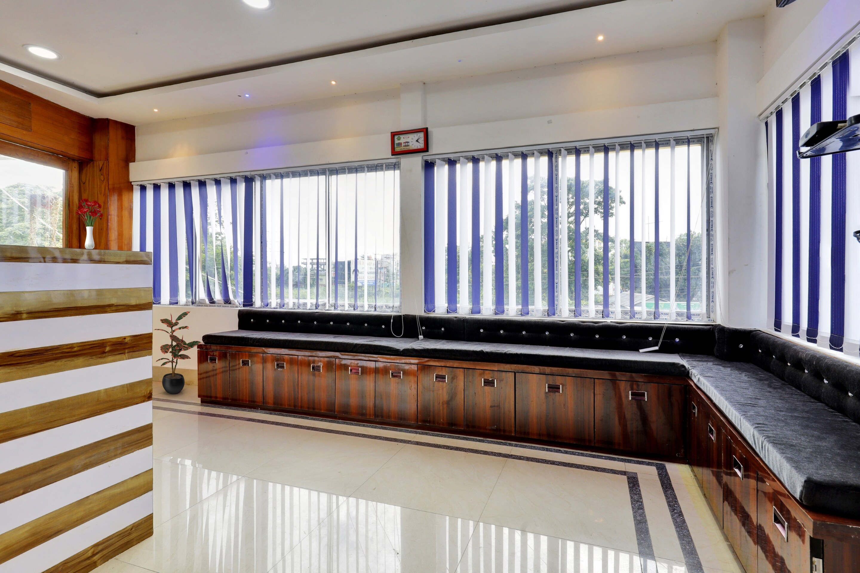 Collection O 91337 Lakhi Guest House, Guwahati 2