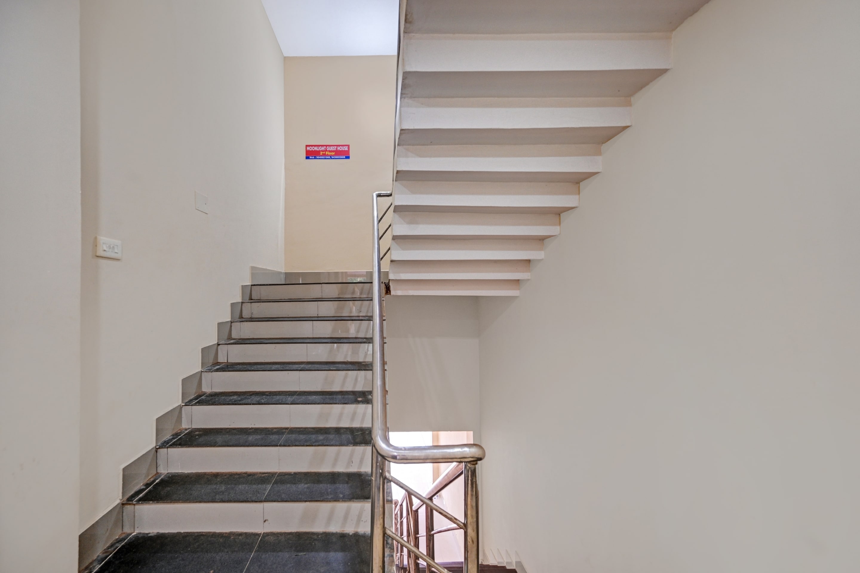 Capital O 90988 Moonlight Guest House, Bhubaneswar 2