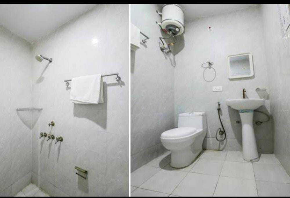 SPOT ON 91882 Boby Residency, Noida 5
