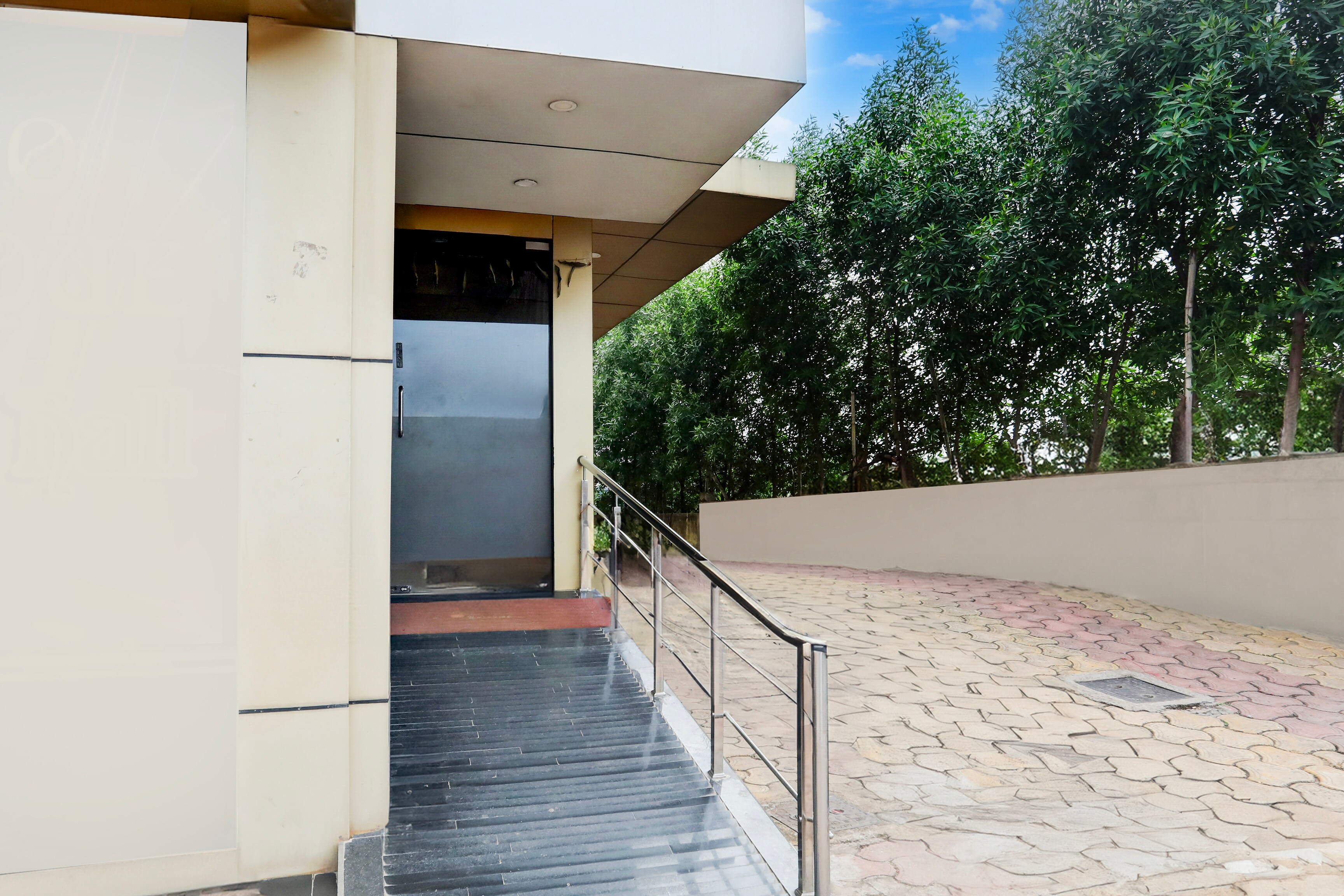 Super Townhouse Durg Near Railway Station