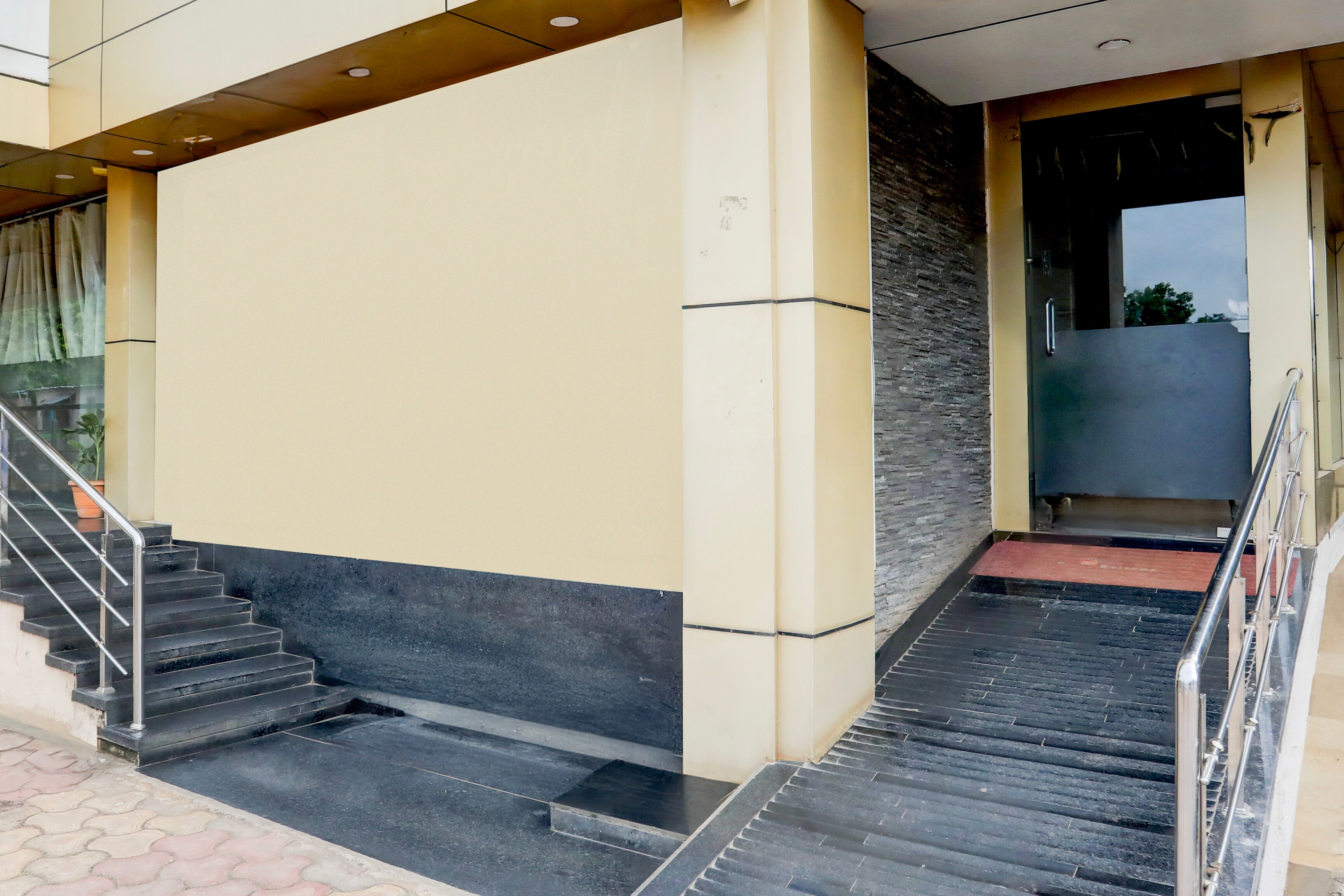 Super Townhouse Durg Near Railway Station