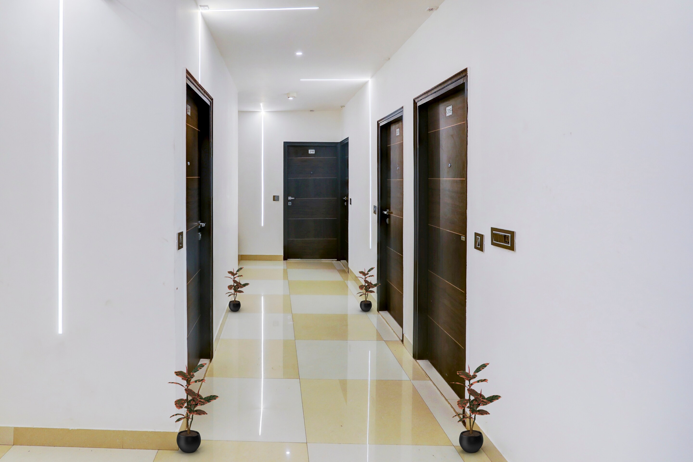 Townhouse 1089 Hotel 19 West, New Delhi 2