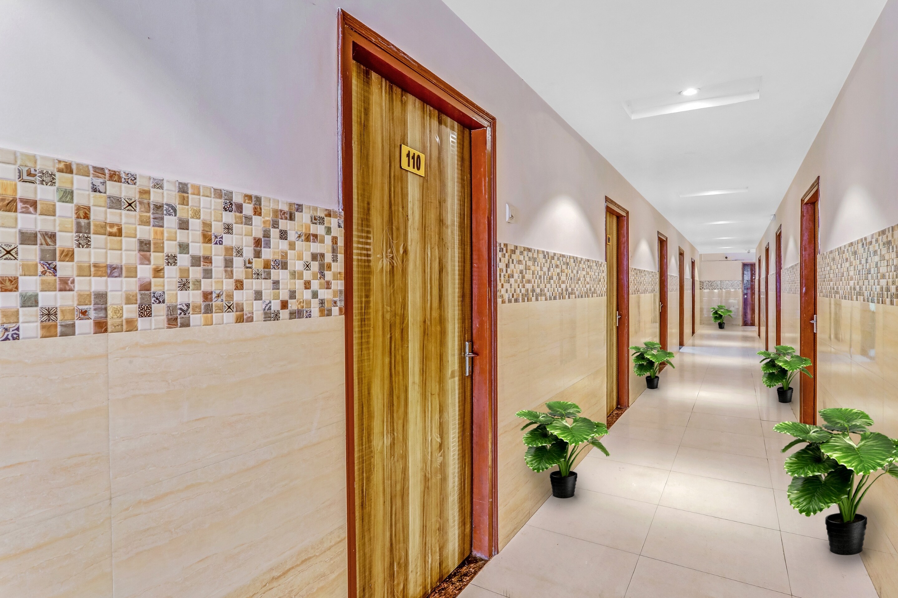 OYO Flagship 92674 Govind Guest House, Gorakhpur 3