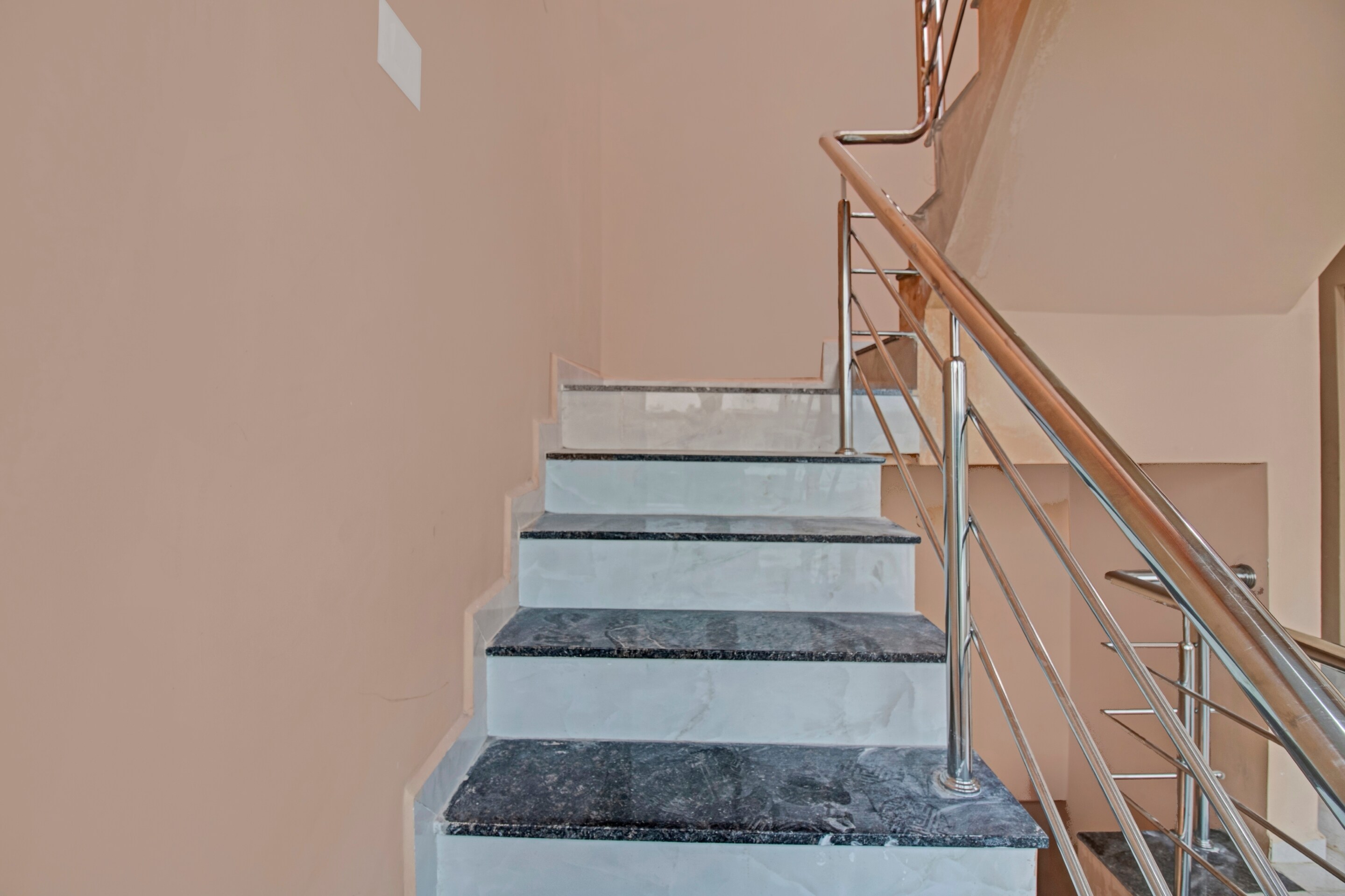 OYO Flagship 90881 R K Guest House, Nagpur 2