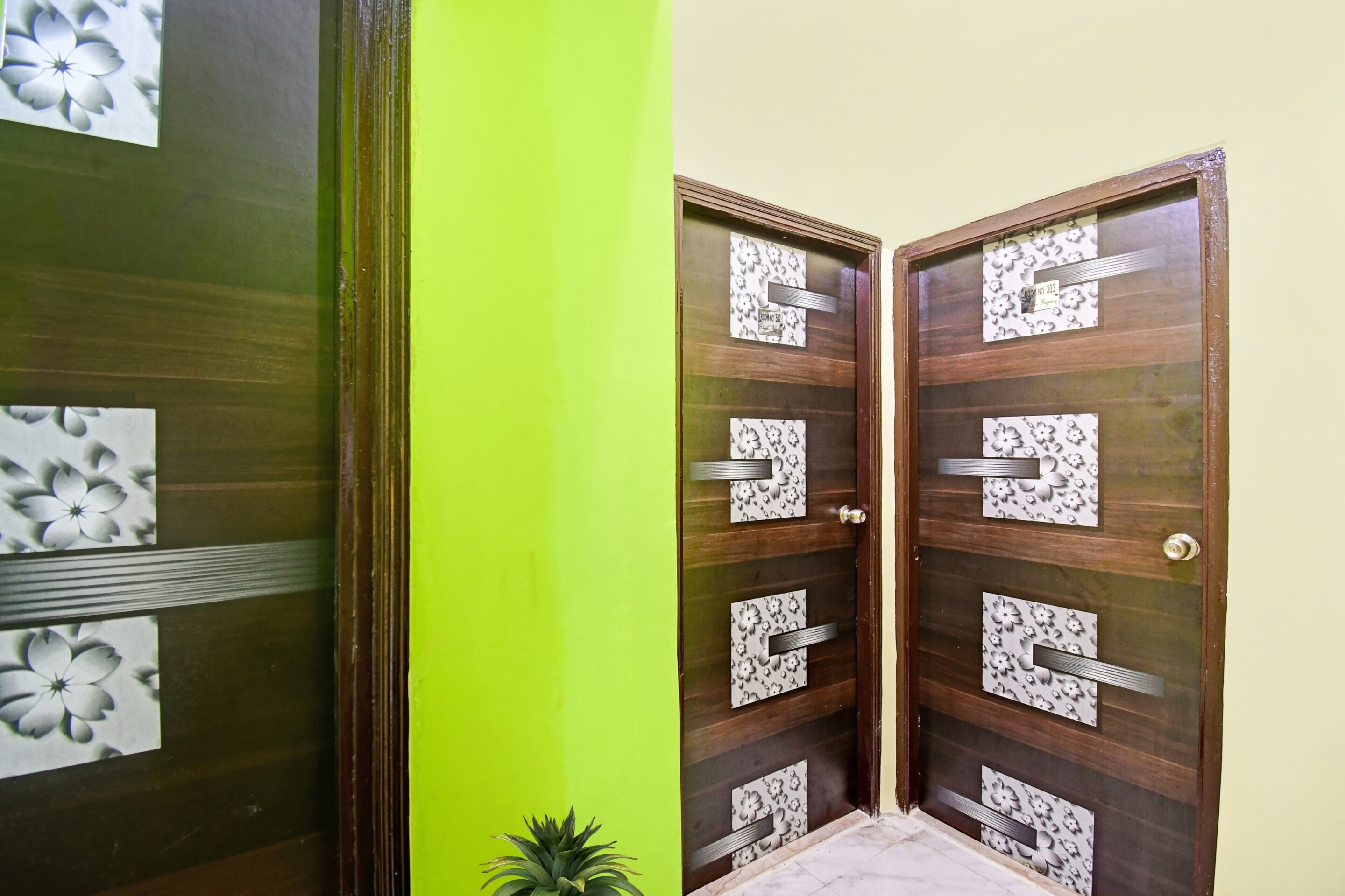 OYO 92262 Ankan Regency, Kolkata 3
