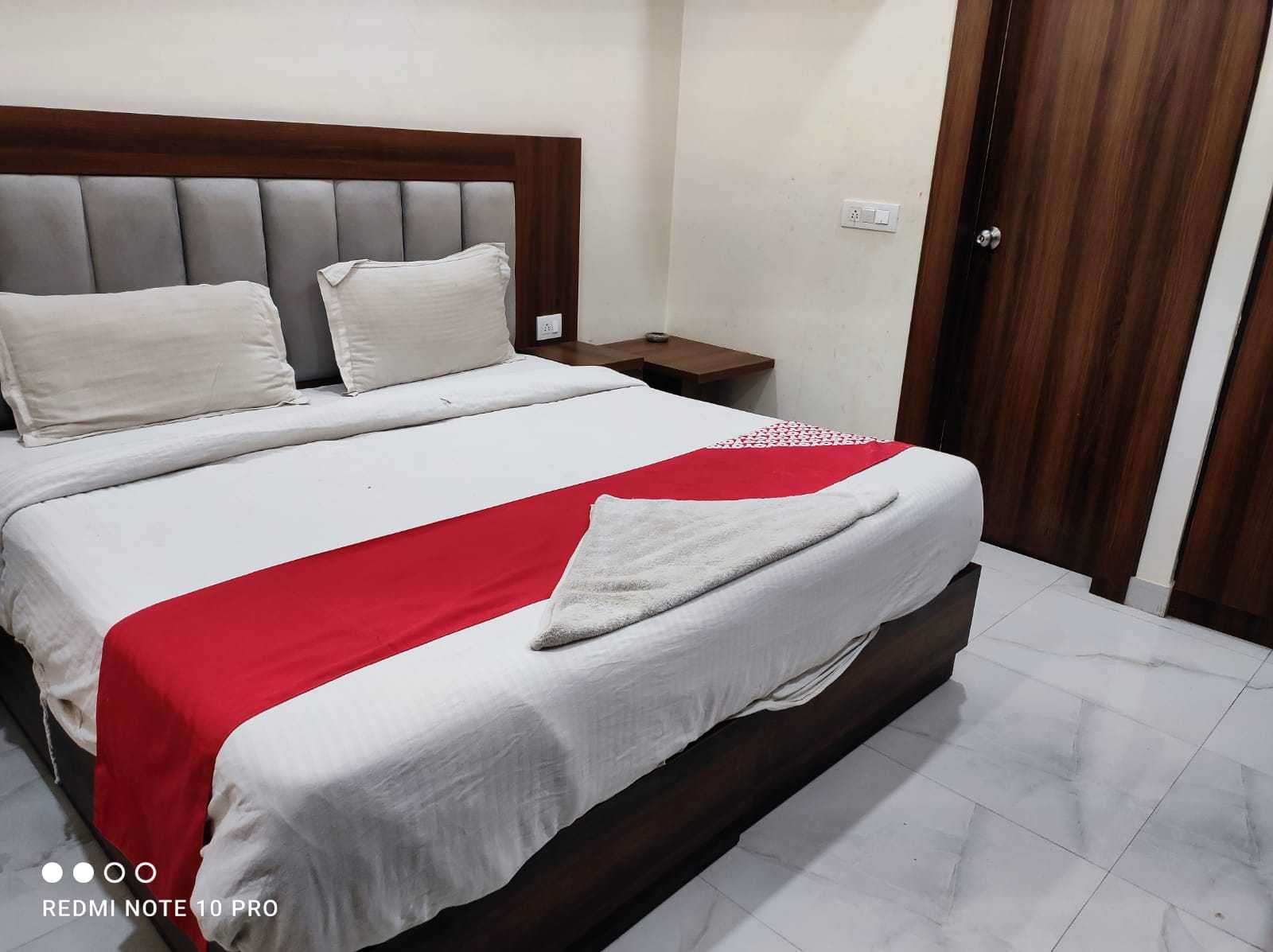 OYO 92835 Hotel Glace Inn, New Delhi 3