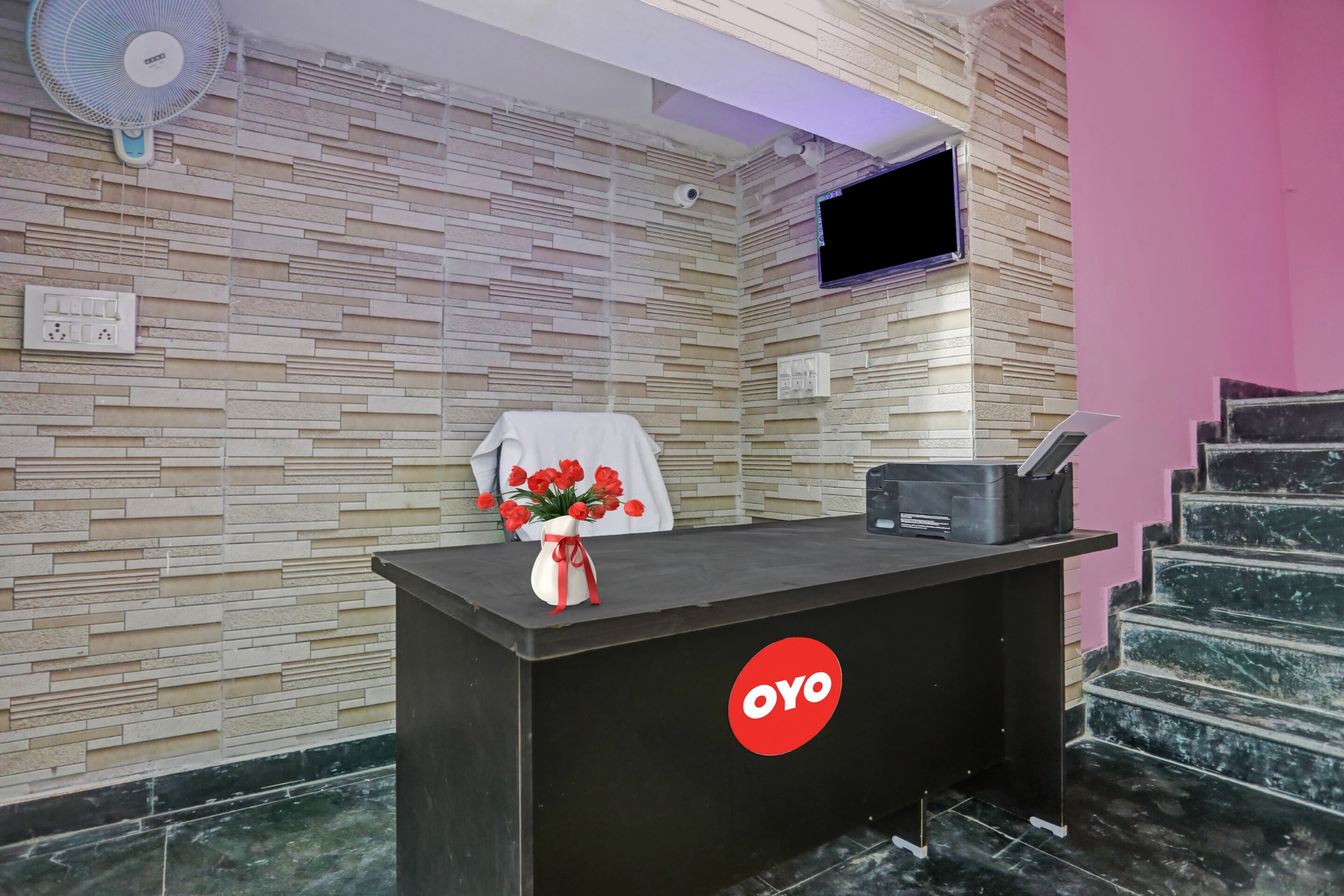 OYO Flagship 92485 Green Hotel, Ghaziabad 5