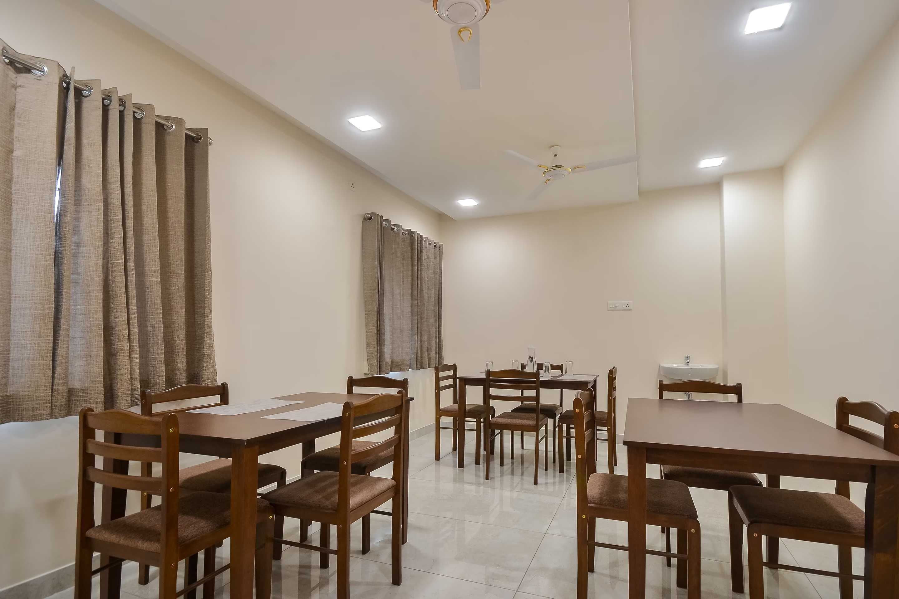 Collection O 92697 Hotel Paradise International, Coimbatore 4