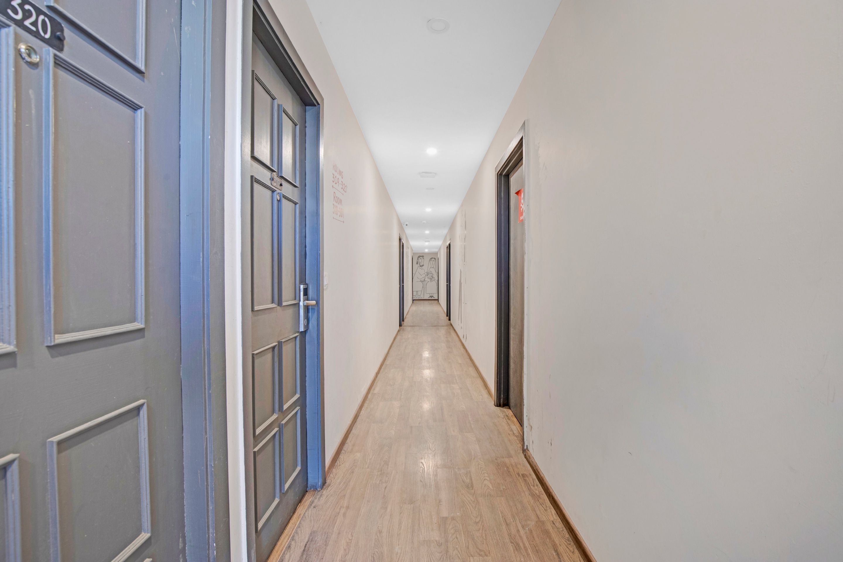 Townhouse 858 Hotel N Y, Ahmedabad 4