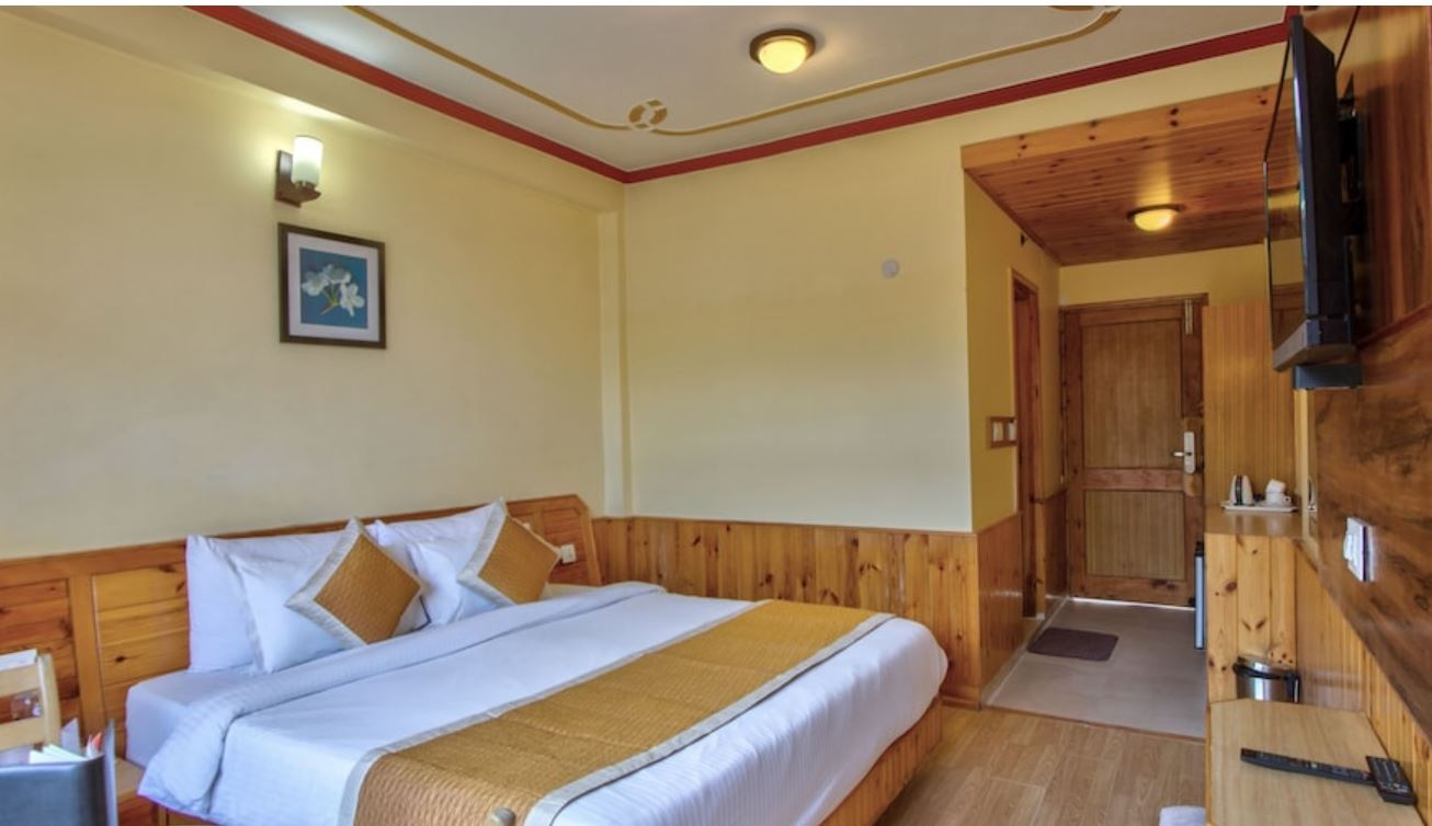 Super Double Deluxe Room (Private Balcony)