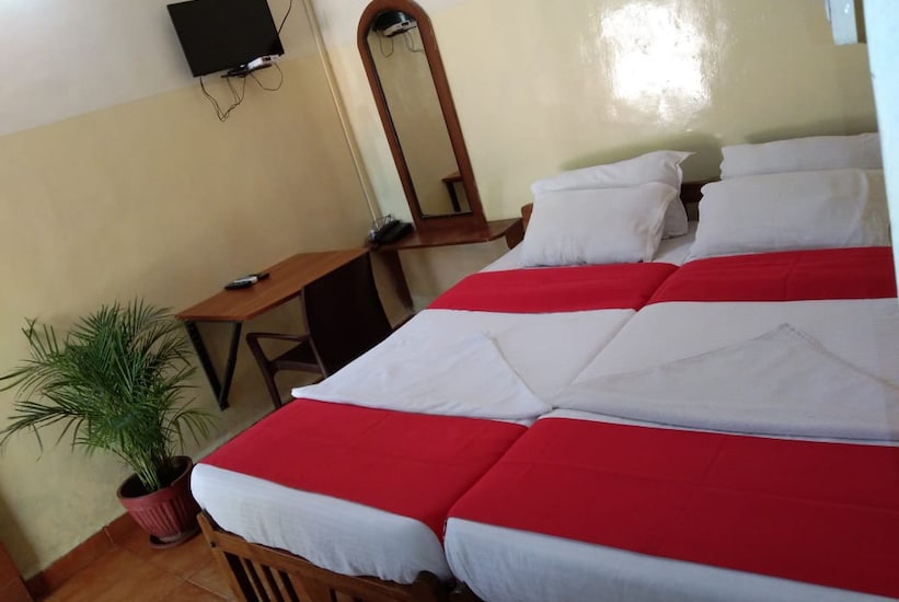 Hotel D'aggies By WB Inn, Goa 4