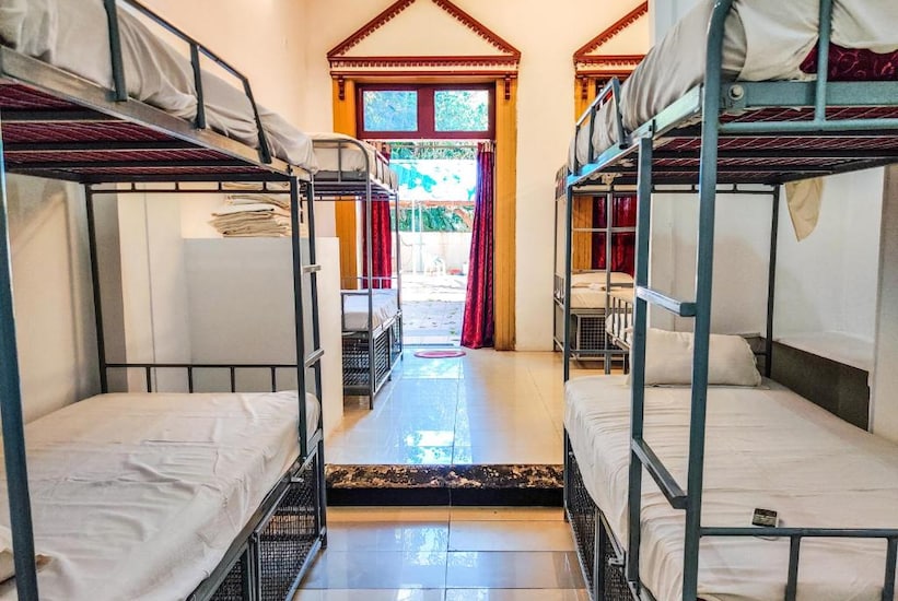 10 Bed AC Mixed Dorm