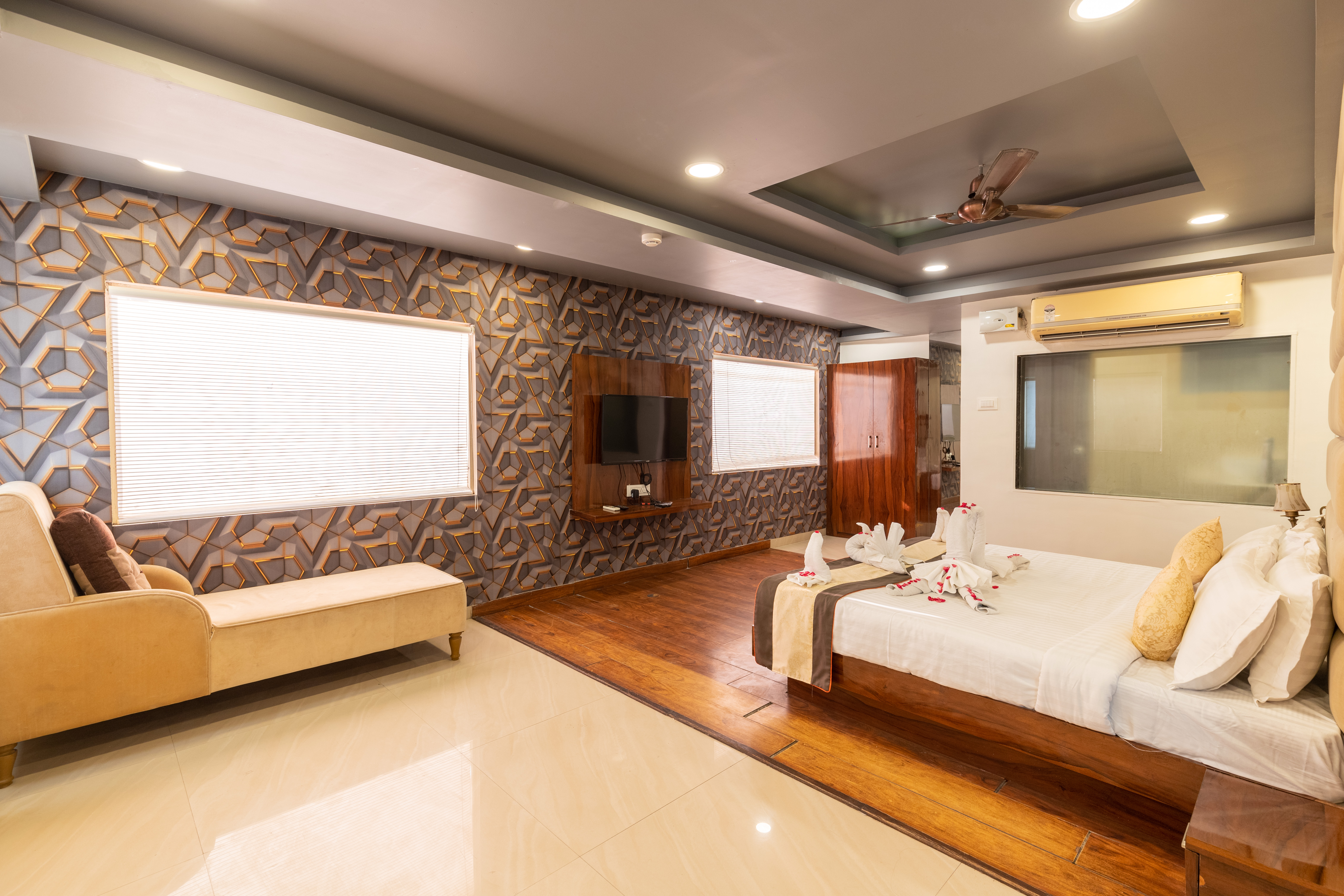 Hotel Silvotel, Bhopal 4