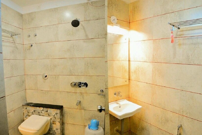 HOTEL CRYSTAL INN, Ujjain 4