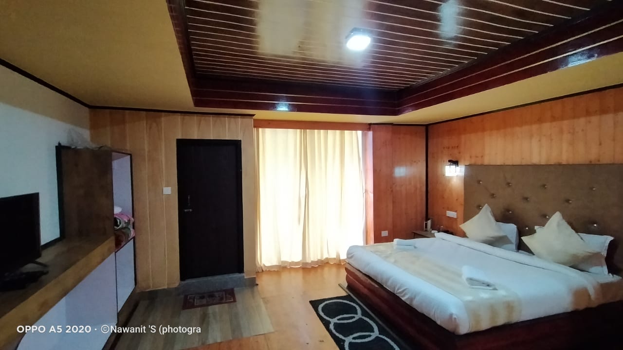 Rufina Lachung's Pride and SPA, Lachung 3