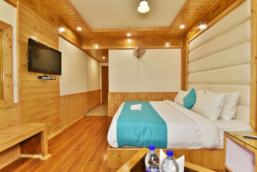 Hotel Himgiri, Manali 3