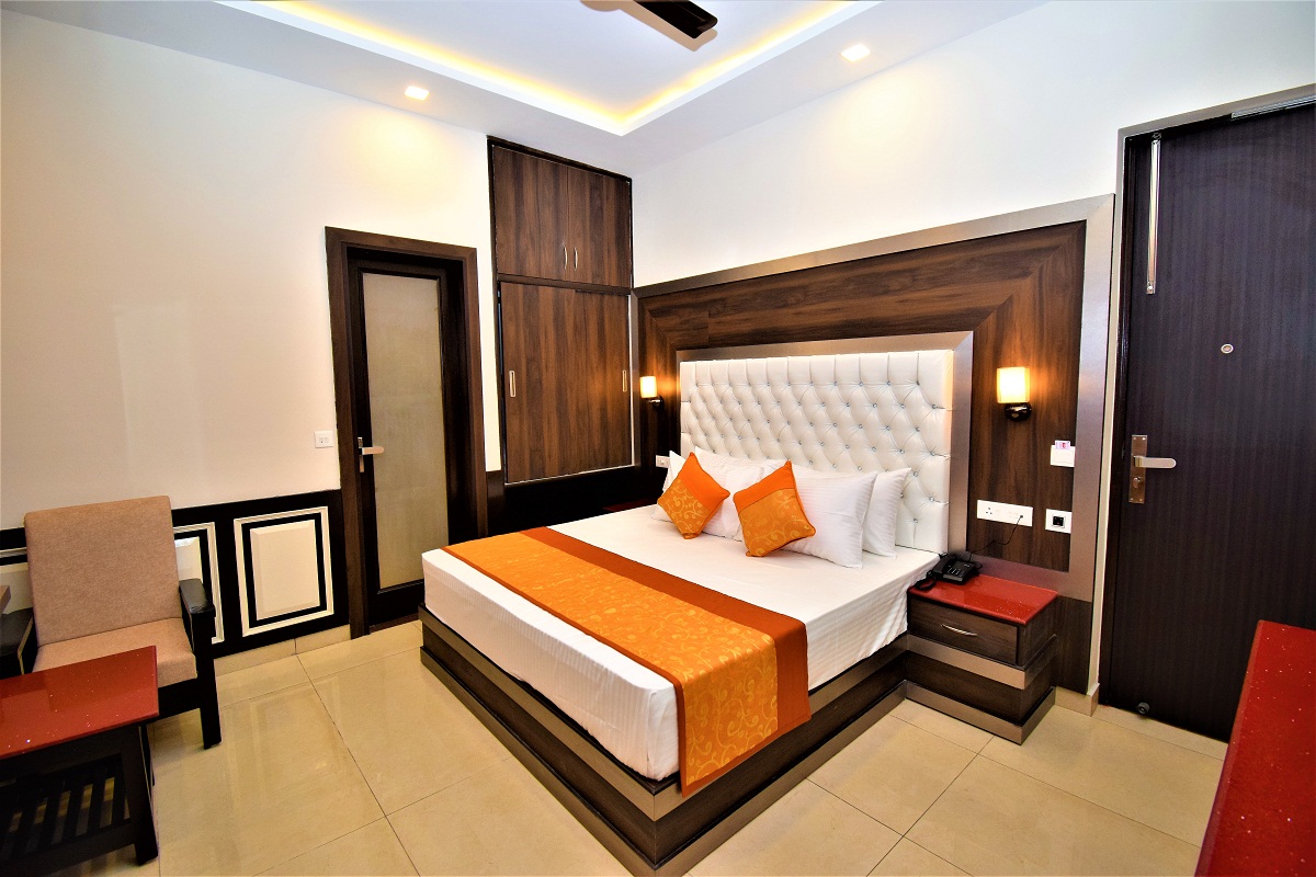 The Royal Orbit, Kasauli 2