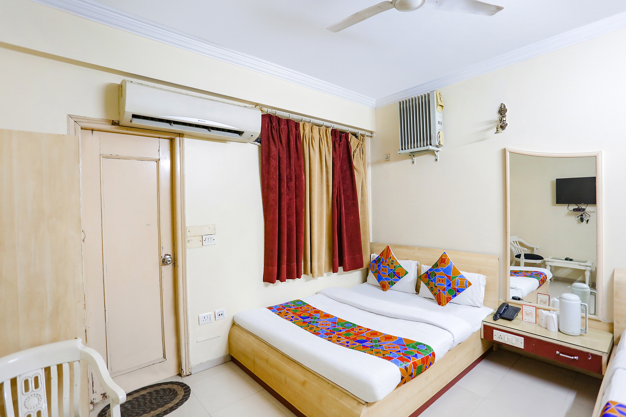 FabHotel Sita, New Delhi 4