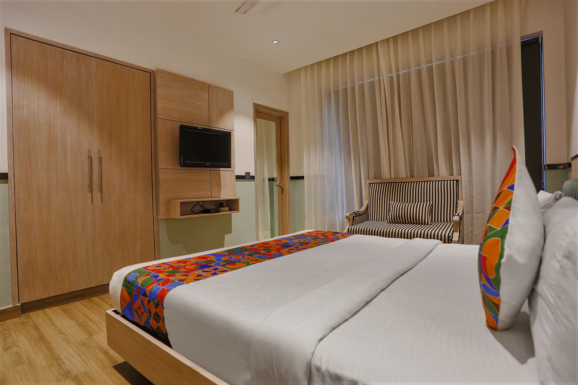FabHotel Heaven In, New Delhi 4