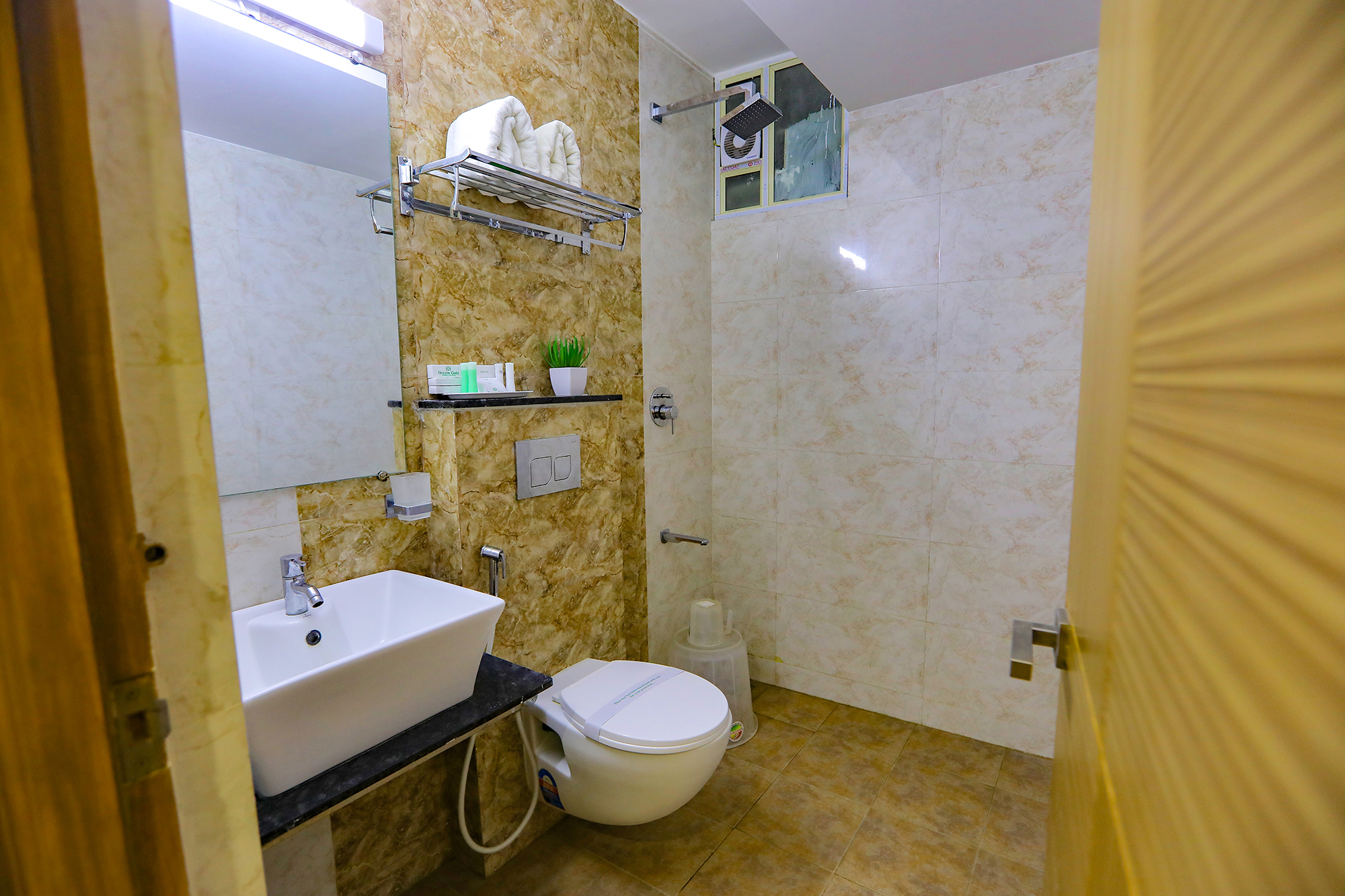 FabHotel Greens Gate, Chennai 3