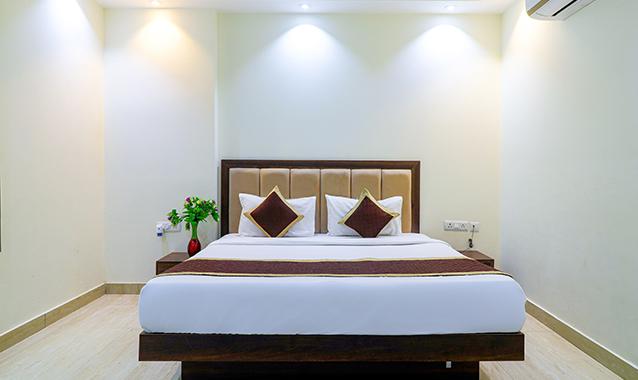 FabHotel The Premium Suits, Noida 2
