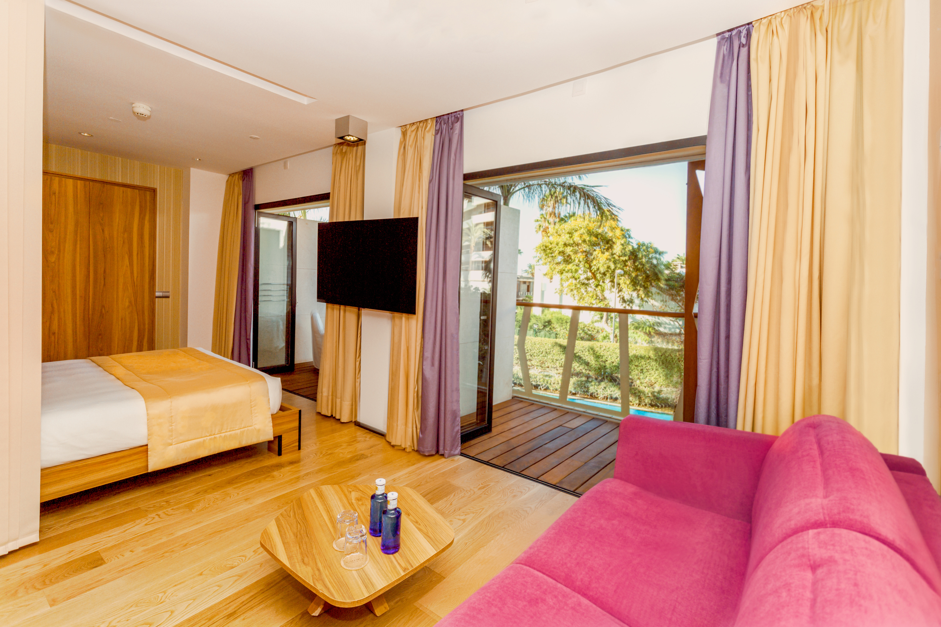 Studio Suite (Triple Use)