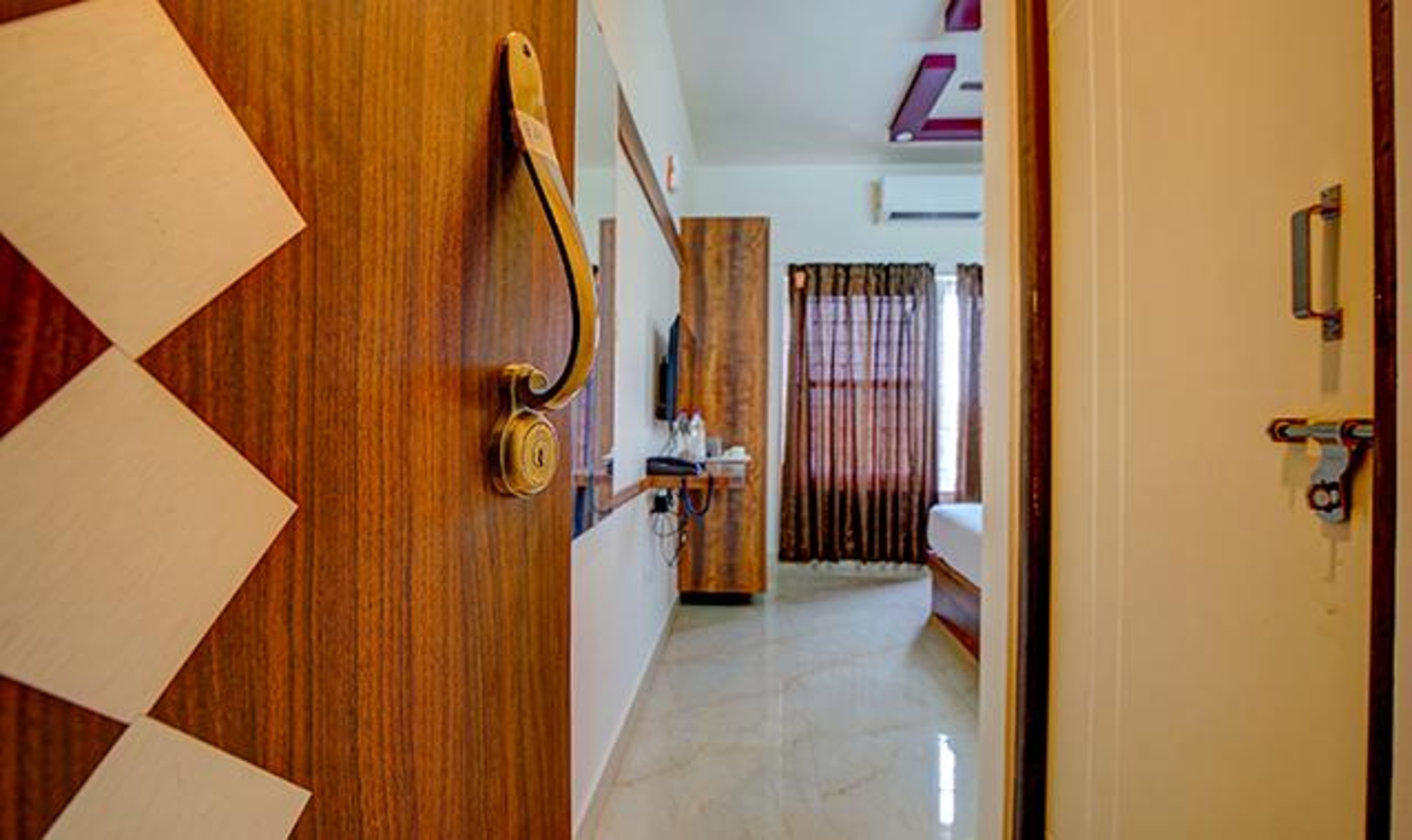 FabHotel Greenwood Xpress