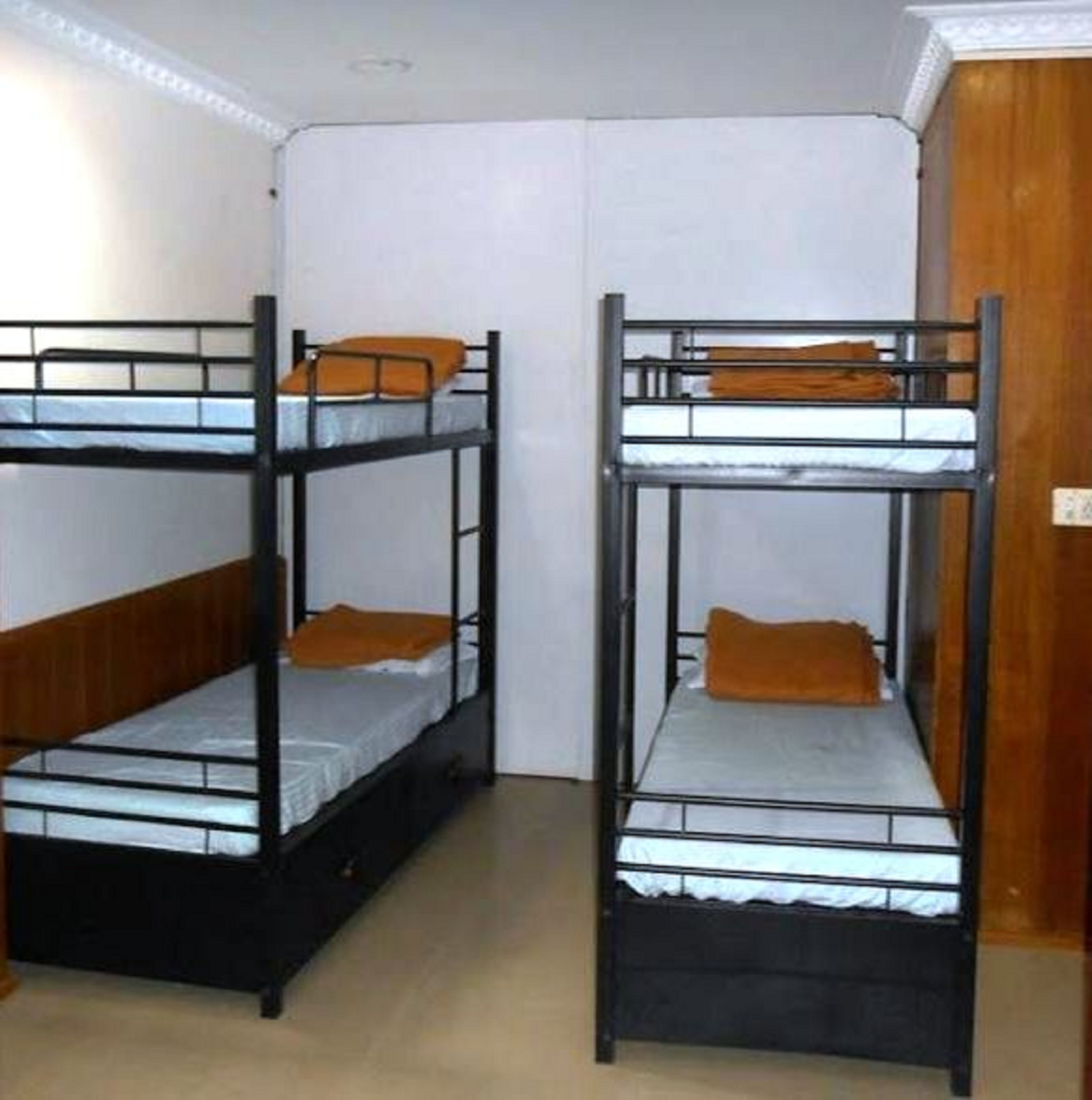 Rj Inn, Kodaikanal 4