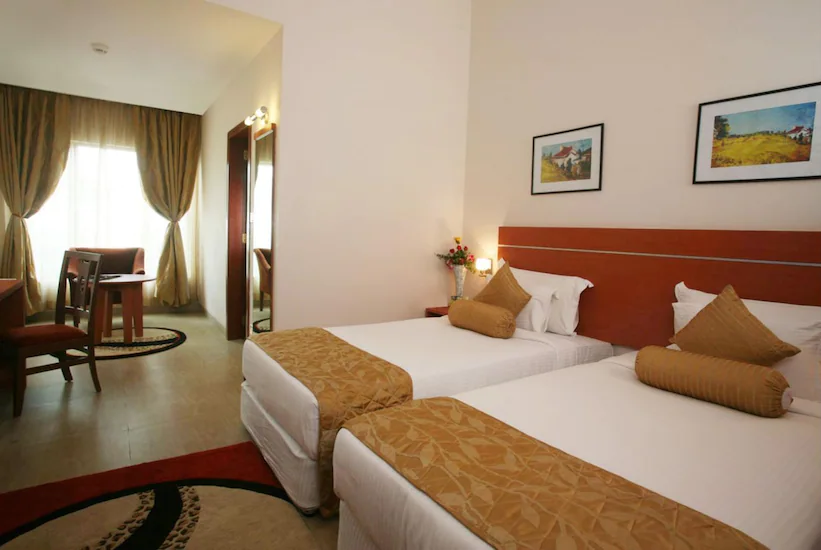 Oh Biz Executive at Leonia