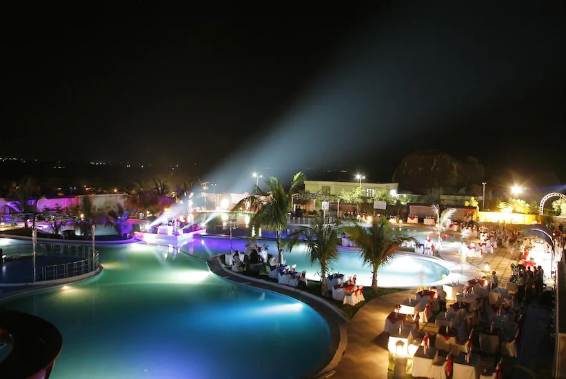 Oh Biz Executive at Leonia