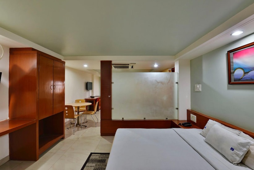Pleasure Inn, Bhopal