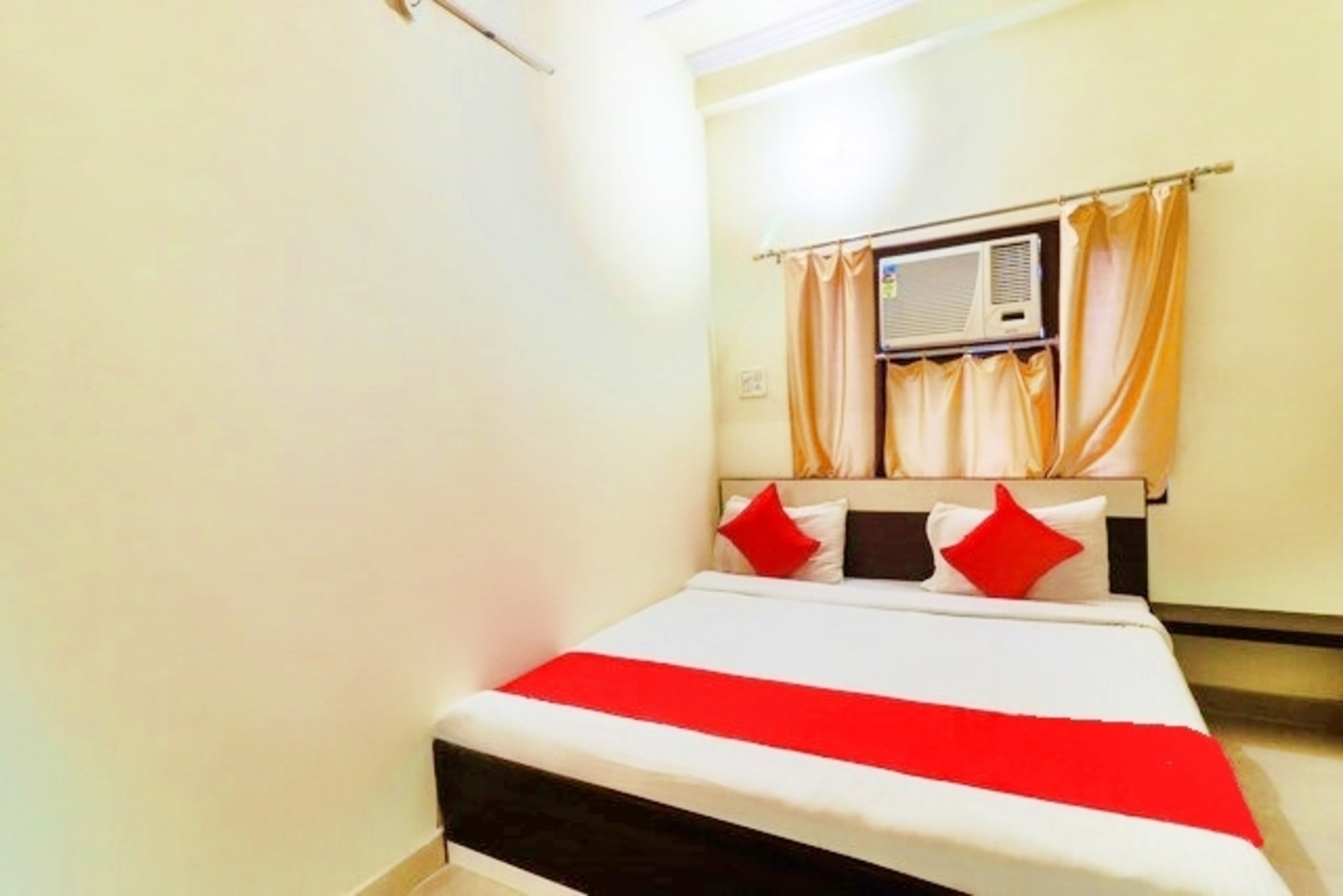 Hotel Station View Mugalsarai, Mughalsarai 2