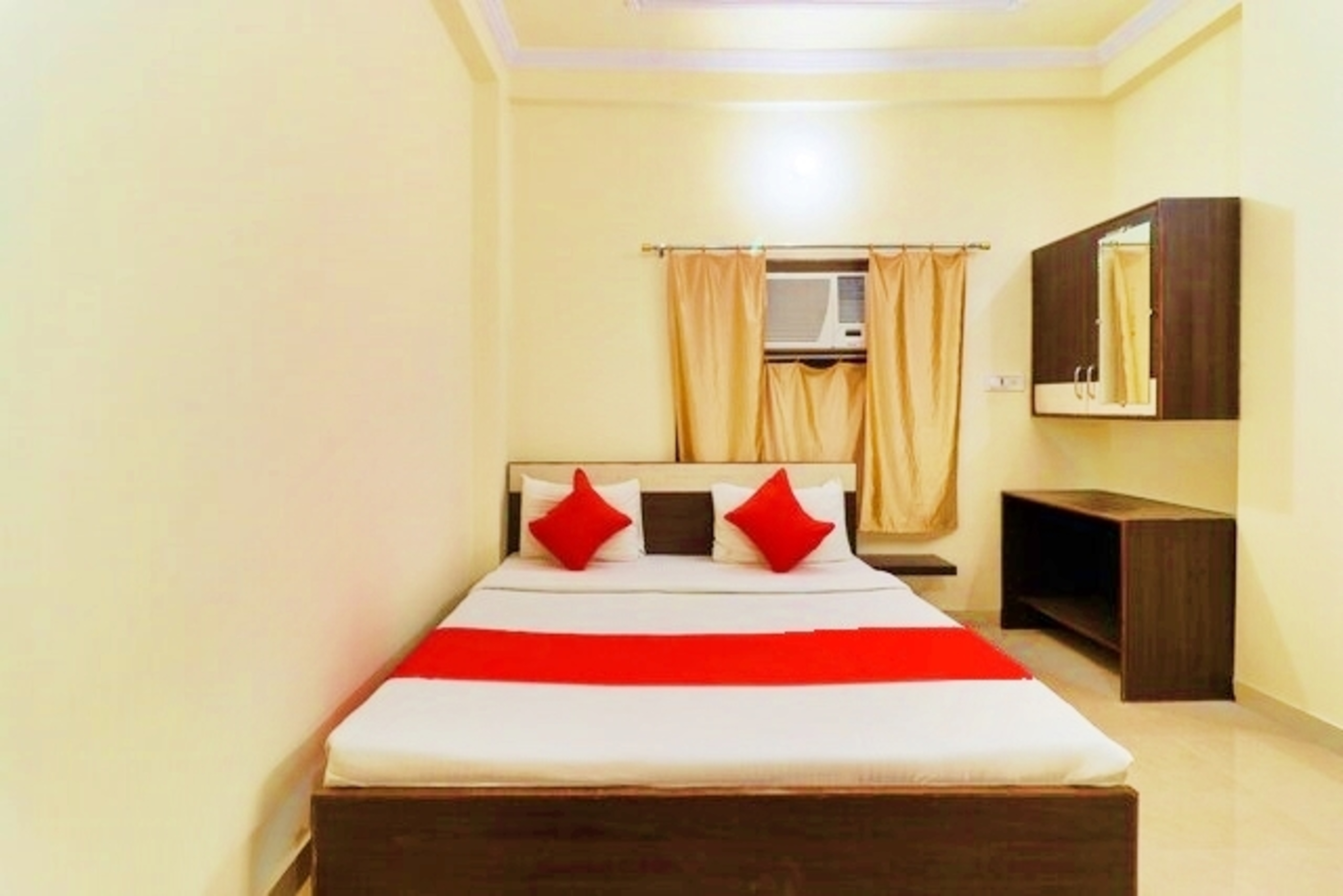 Hotel Station View Mugalsarai, Mughalsarai 4