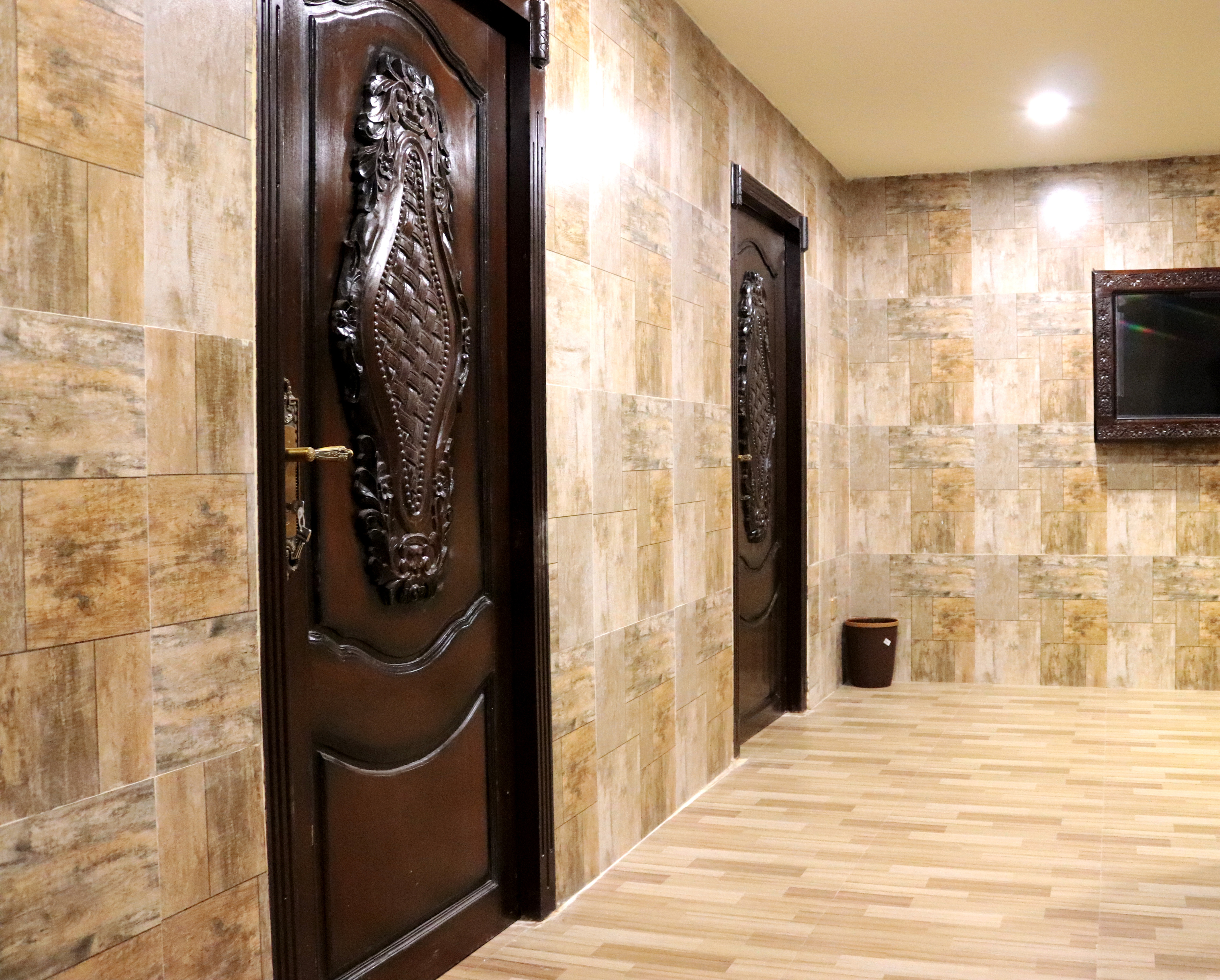 PARK ROYAL SUITE WITH 2 BED ROOMS QUEEN SIZE COT