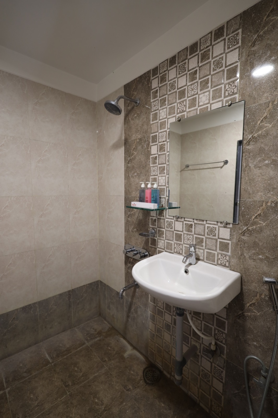 Hotel Saish, Shirdi 5