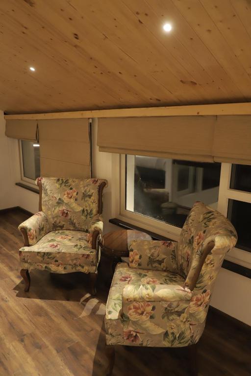 ORILLIA KASAULI, Kasauli 5