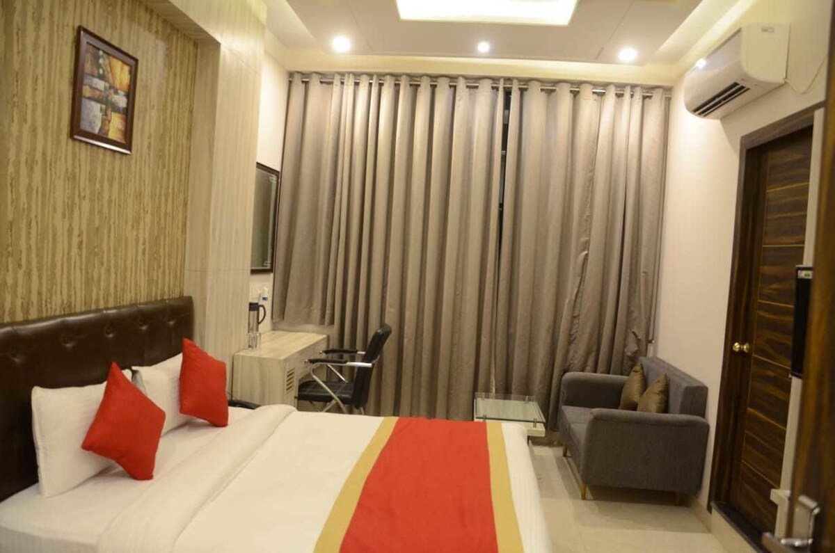 Hotel Yashpadam Continental, Allahabad 5
