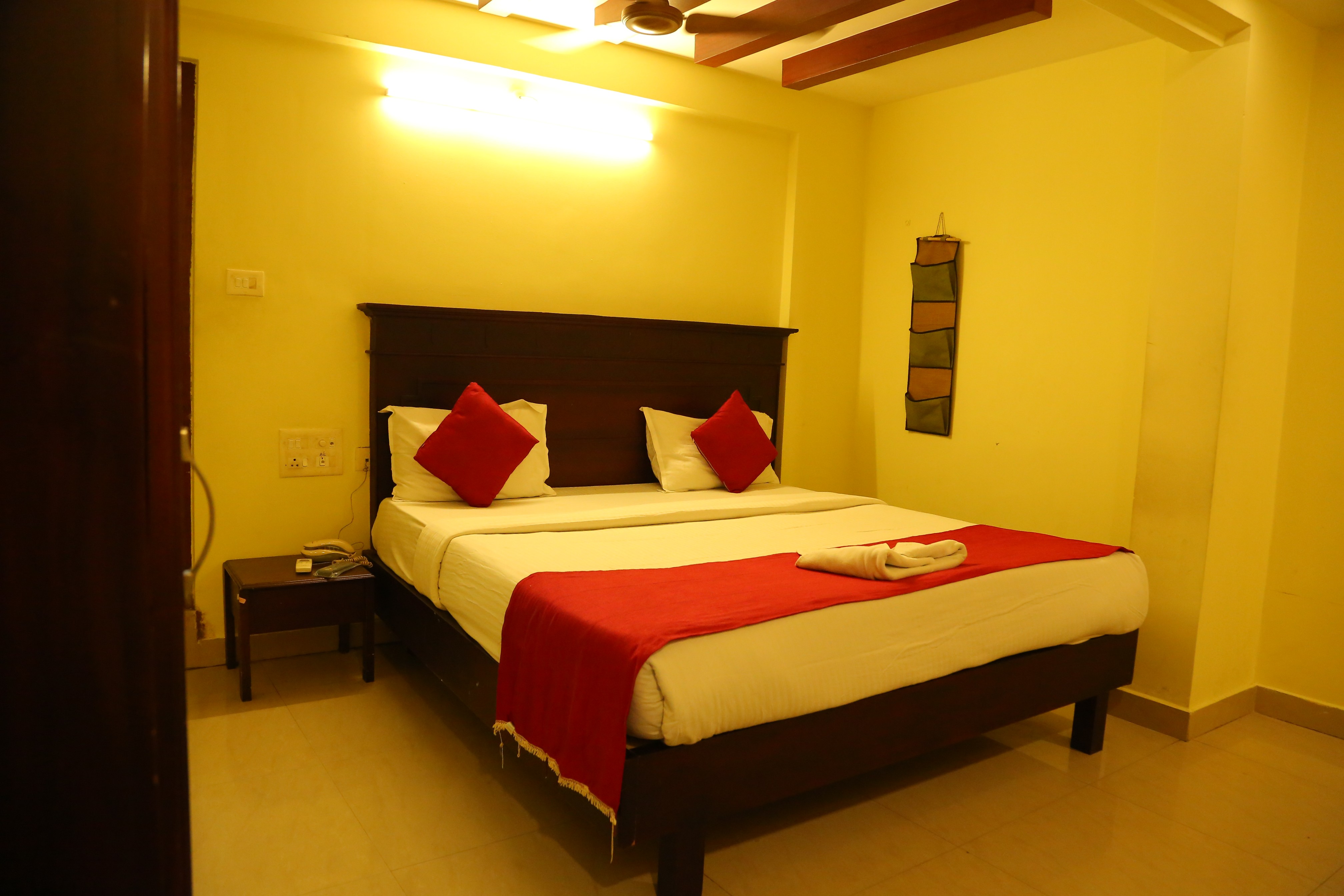 HOTEL MALABAR PLAZA DH ROAD, Kochi 3