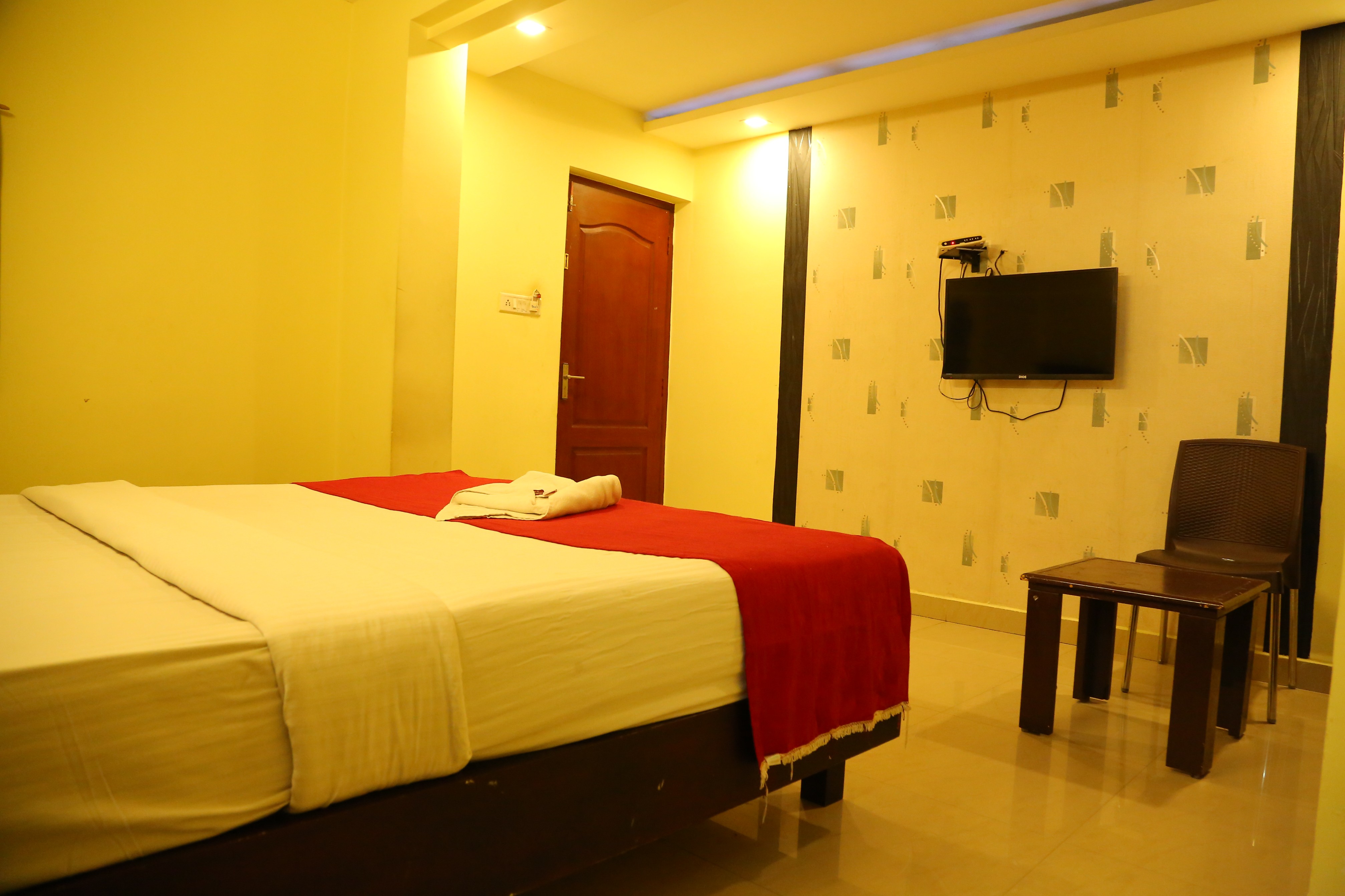 HOTEL MALABAR PLAZA DH ROAD, Kochi 4