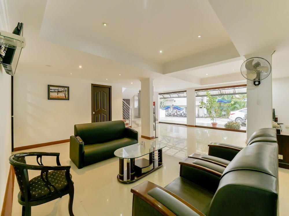 Hotel Center Point, Kochi 4